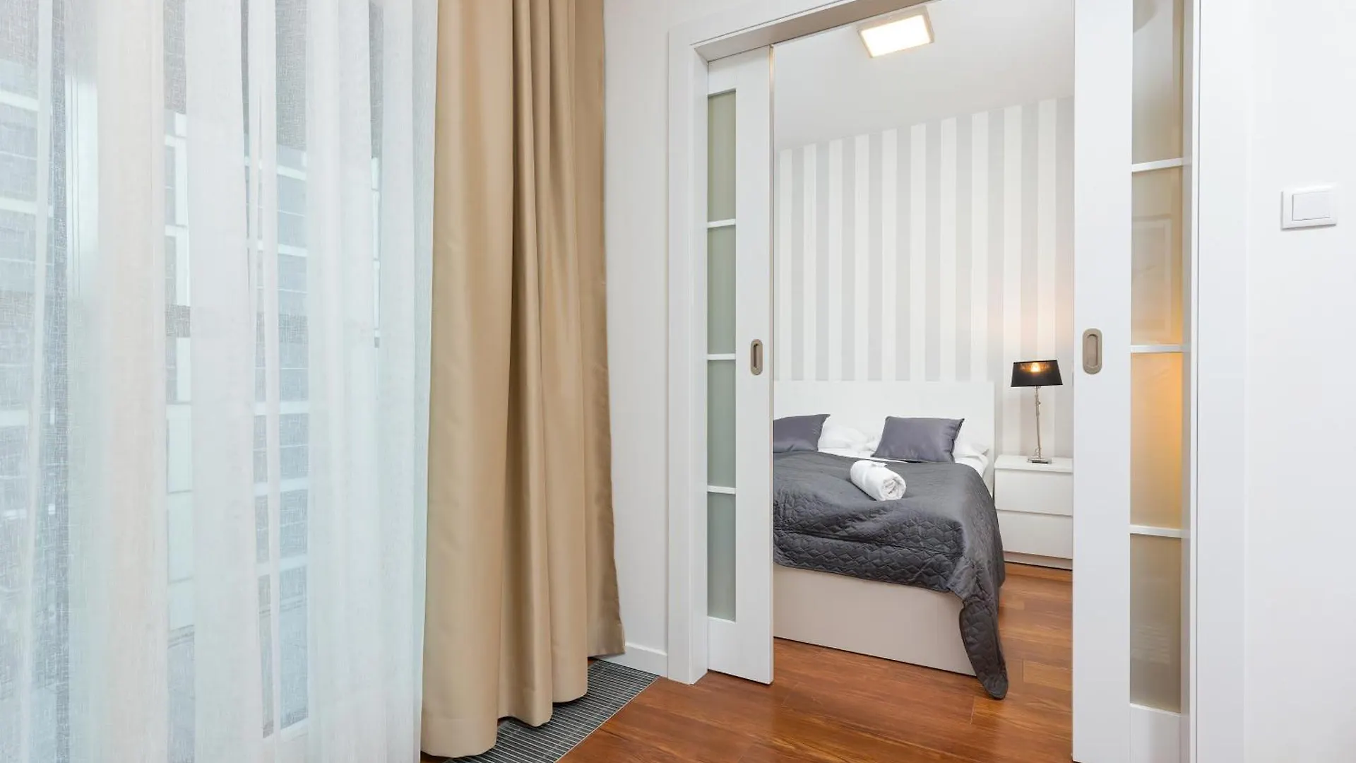 Apartament Royal City Center Mennica Residence By Noclegi Renters Warszawa